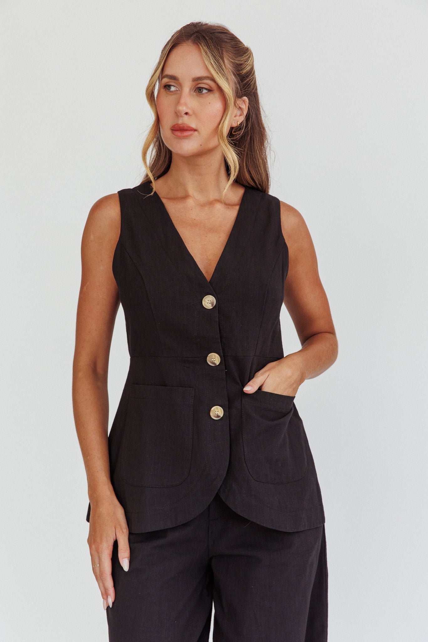 SR0958J10-T_20BLACK-1 Philomena Button Pocket Vest Top Black - Image 1