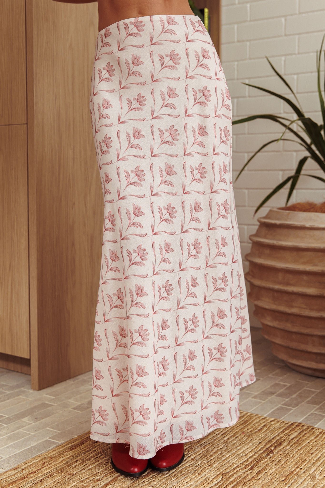 ST5171J-S_20ROSE-4 Weekend High Maxi Skirt Print Rose - Image 1